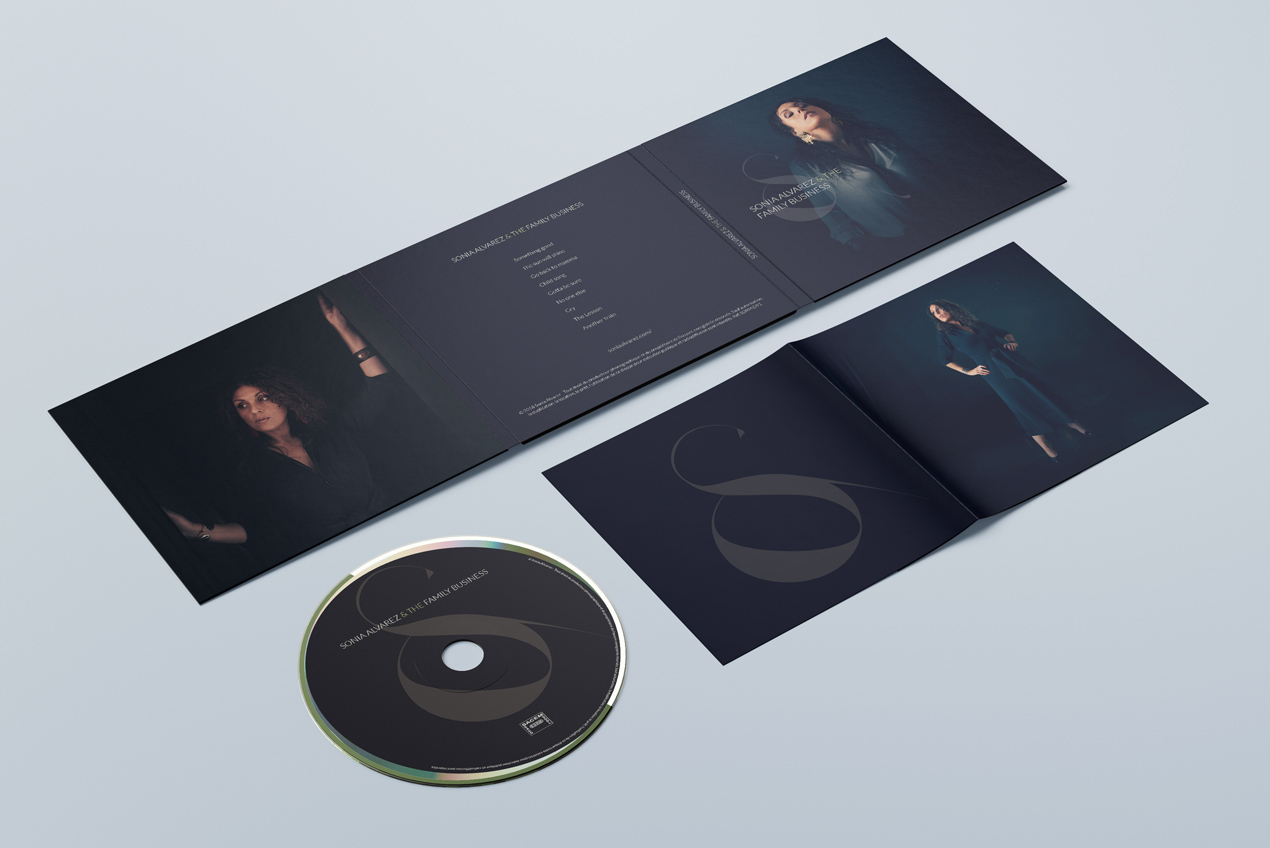 Sonia Alvarez - Album digifile mockup outside